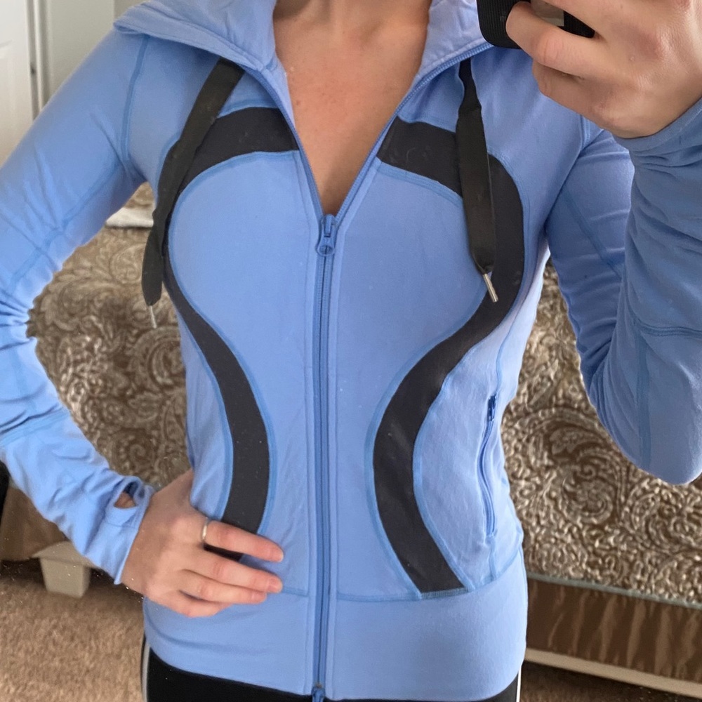 Lululemon Athletica size 2 zip up